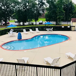 2* Hotel 6-savannah, Ga - Midtown